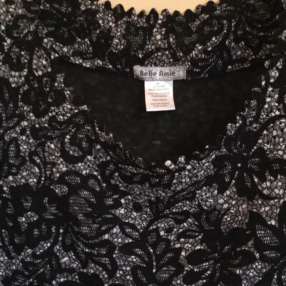 Pretty black lace sleeveless top, size XL - Picture 5 of 16